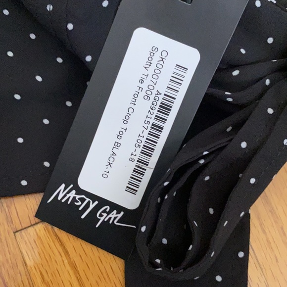 Nasty Gal Poka Dot Front Tie Crop Top - Picture 2 of 9